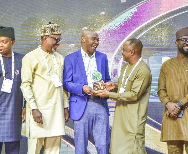 NLNG Wins Awards for Local Content and Train 7