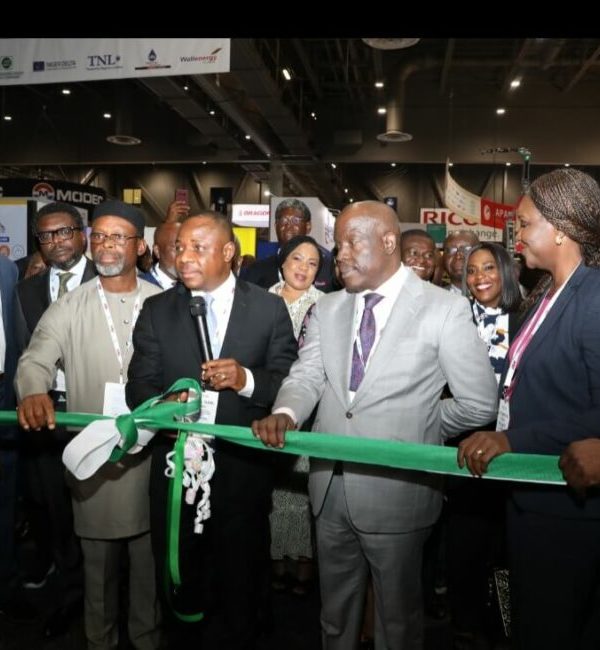 Aduda Opens Nigerian Exhibition Pavilion at OTC Conference